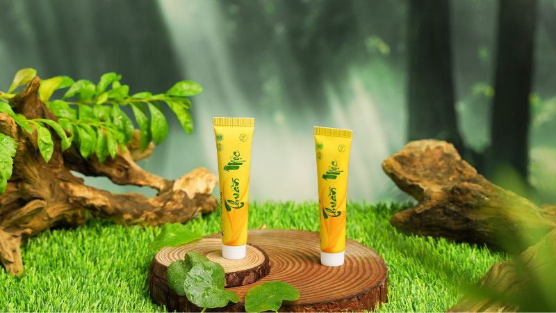 Kem bôi da có thành phần thảo dược như kem Thuần Mộc ngày càng được nhiều người tin dùng nhờ hiệu quả và độ an toàn cao